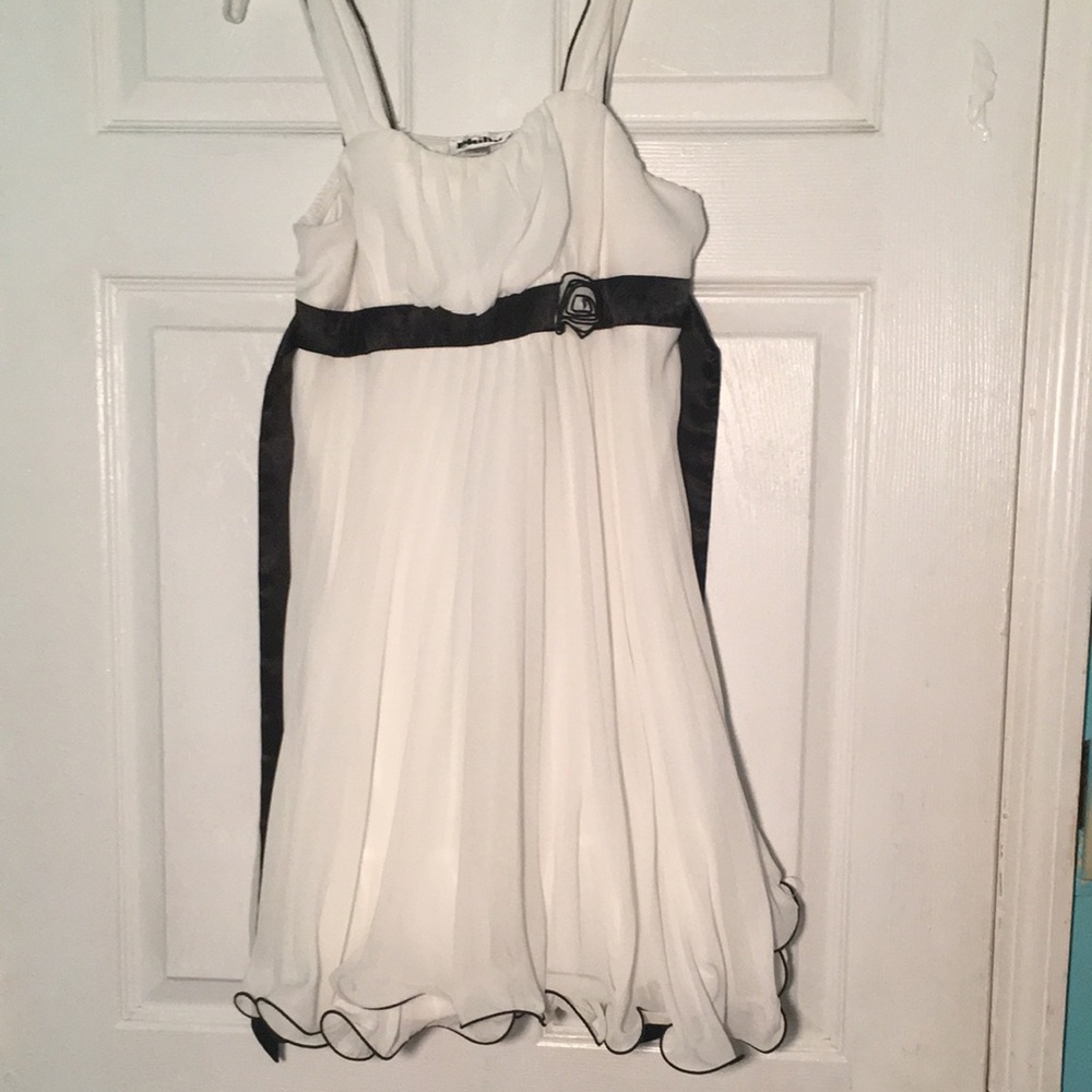 Girl dress size 16
